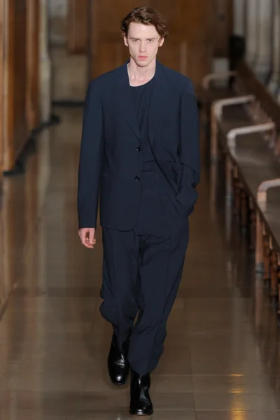 Look 24